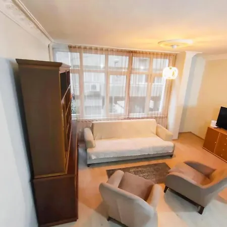 Comfy Flat In Heart Of *