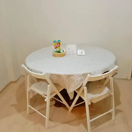 Comfy Flat In Heart Of Lägenhet *